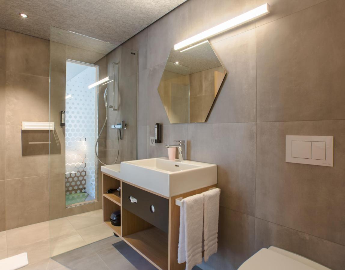 The Lab Hotel & Apartments Тун Экстерьер фото