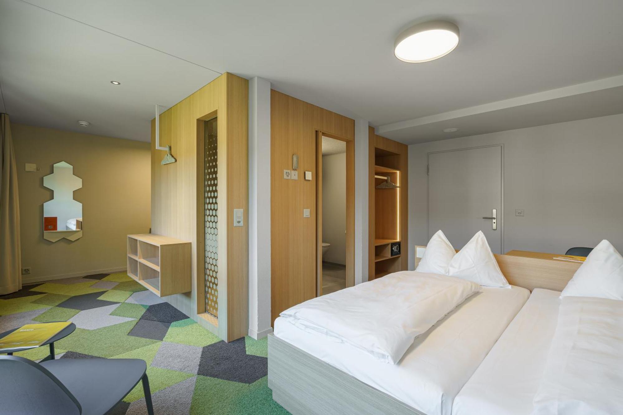 The Lab Hotel & Apartments Тун Экстерьер фото